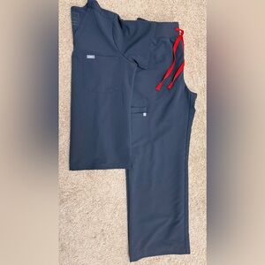 FIGS Scrub Set | Catarina Top & Isabella Pants | M / MP | Charcoal